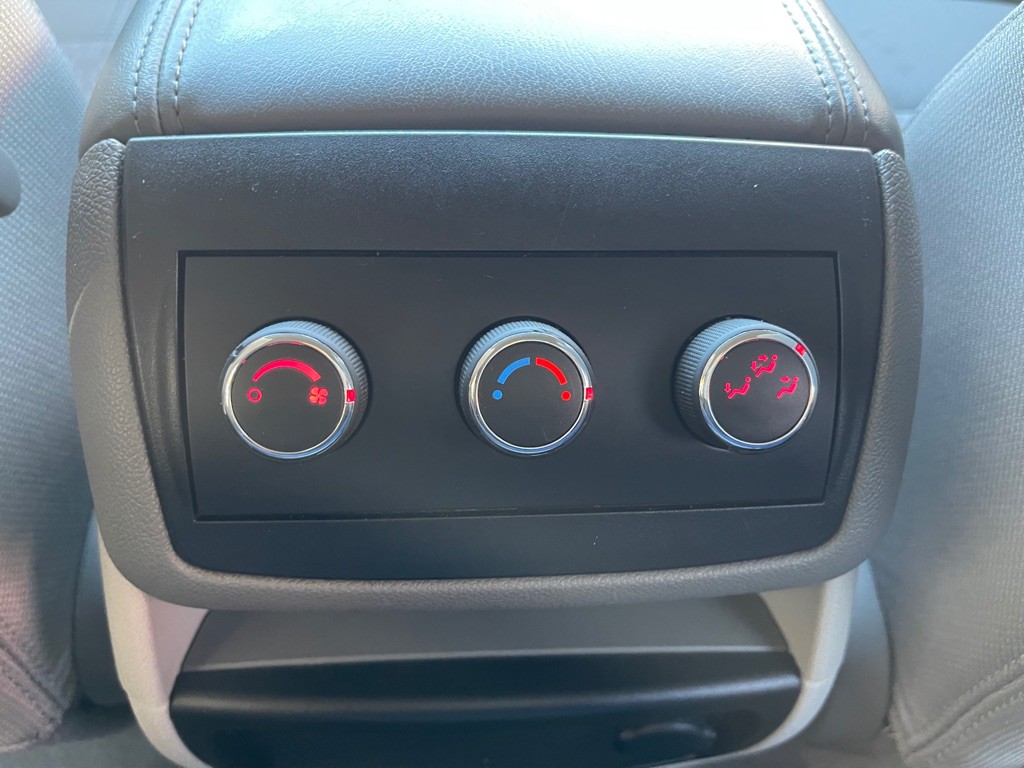 2015 GMC Acadia Image 25