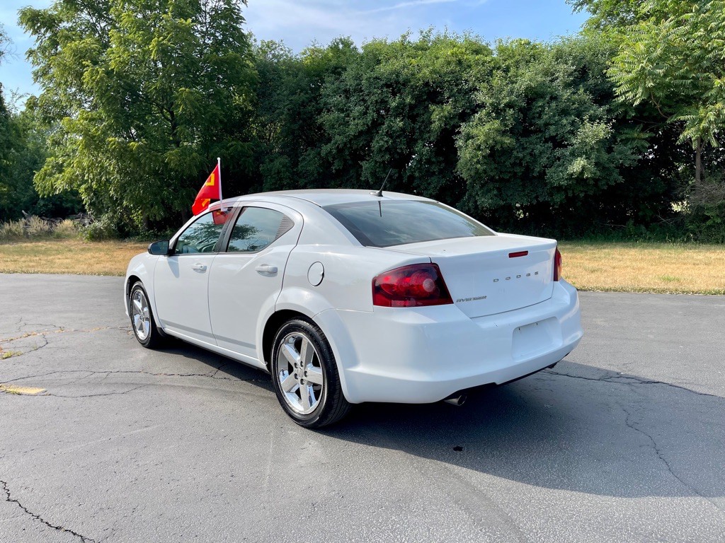 2014 Dodge Avenger Image 2