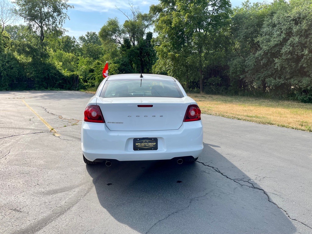 2014 Dodge Avenger Image 3