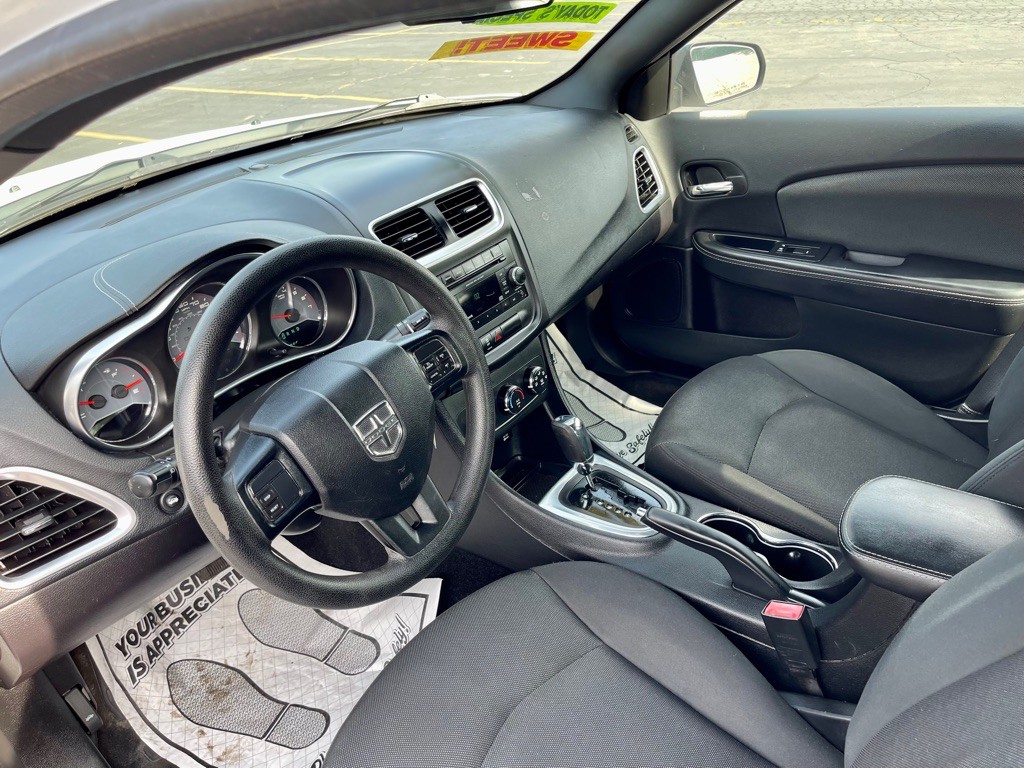 2014 Dodge Avenger Image 9