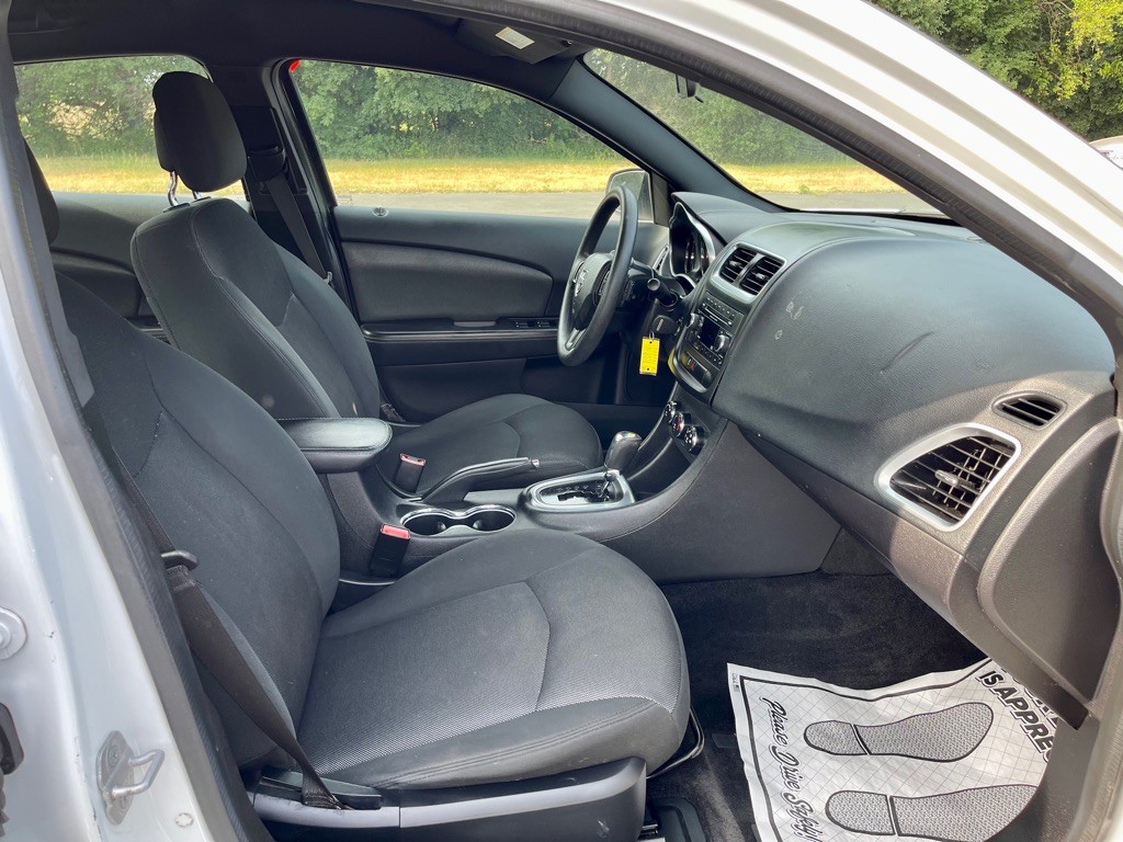 2014 Dodge Avenger Image 10