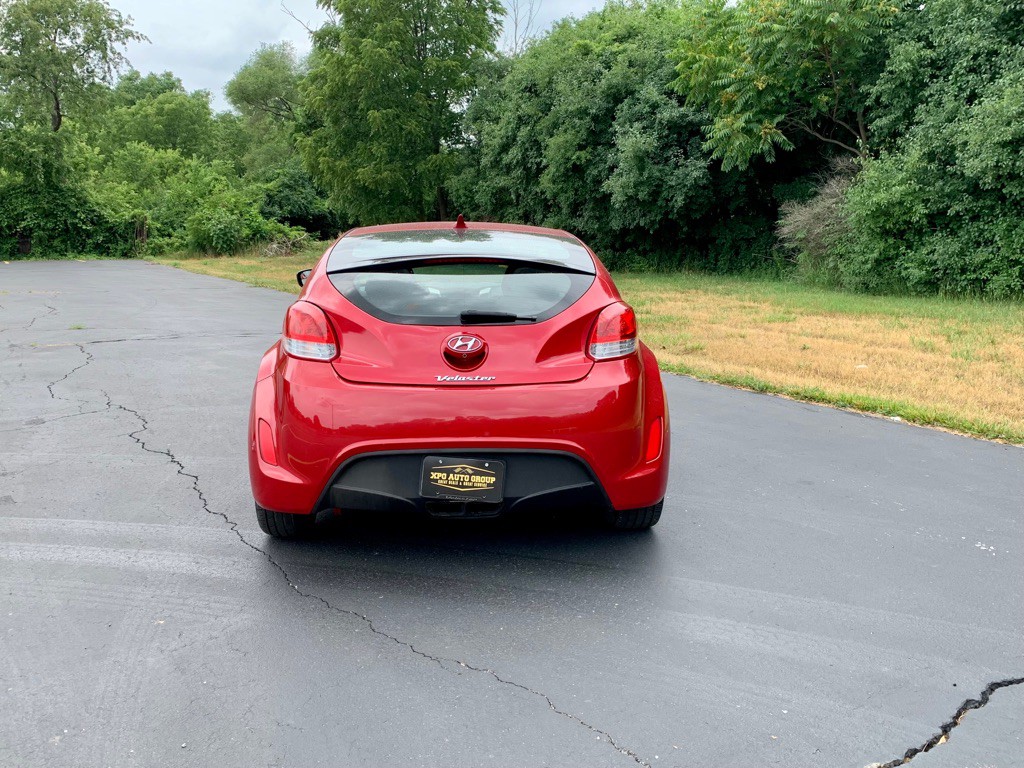 2015 Hyundai Veloster Image 4