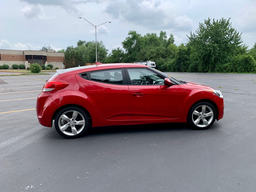 2015 Hyundai Veloster Image 6