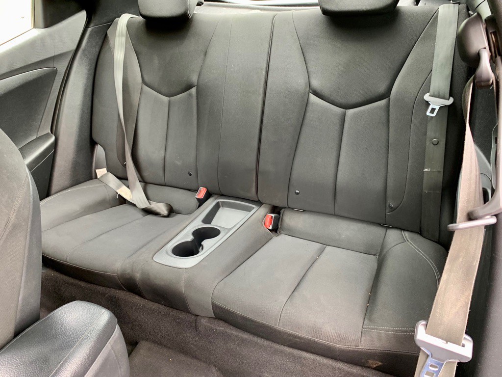 2015 Hyundai Veloster Image 10