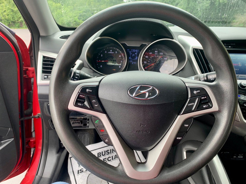 2015 Hyundai Veloster Image 15