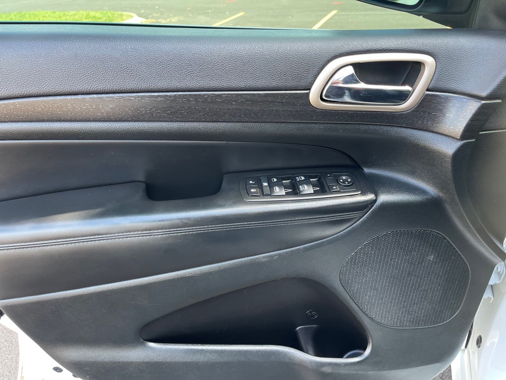 2015 Jeep Grand Cherokee Image 21