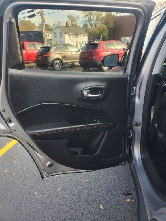 2018 Jeep Compass Image 9