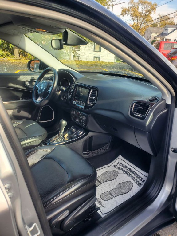 2018 Jeep Compass Image 12