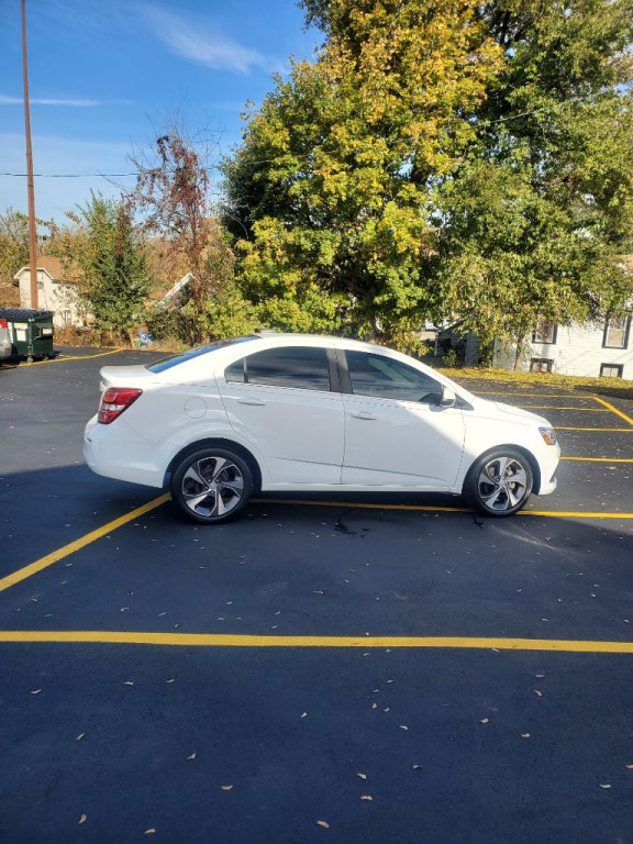 2019 Chevrolet Sonic Image 3