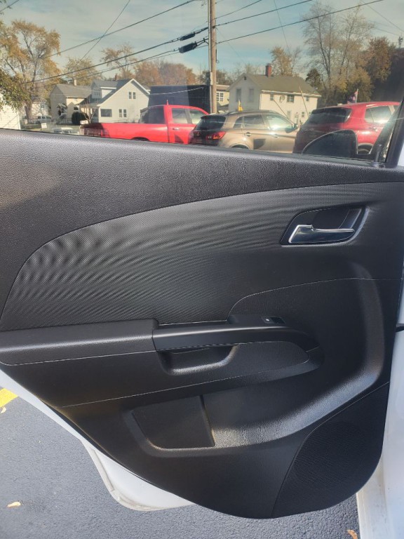 2019 Chevrolet Sonic Image 8