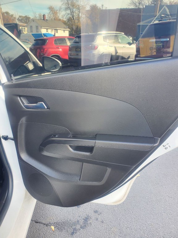 2019 Chevrolet Sonic Image 10