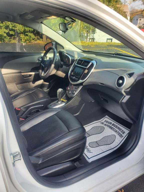 2019 Chevrolet Sonic Image 11