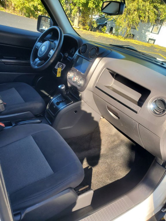 2017 Jeep Patriot Image 12