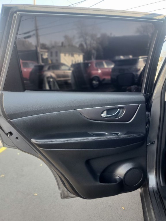 2015 Nissan Rogue Image 8