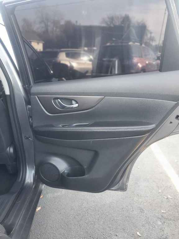 2015 Nissan Rogue Image 10