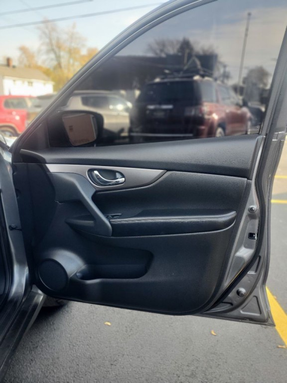 2015 Nissan Rogue Image 12