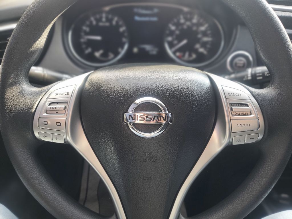 2015 Nissan Rogue Image 16