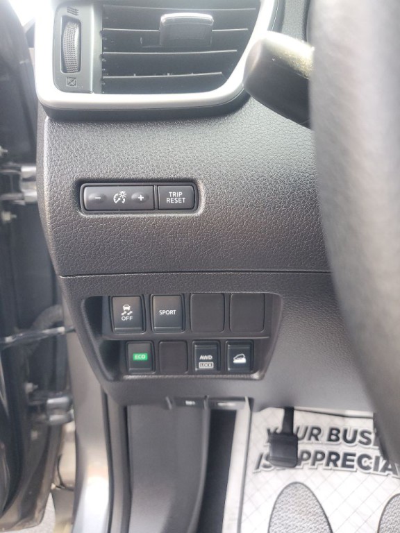 2015 Nissan Rogue Image 17