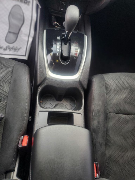 2015 Nissan Rogue Image 18