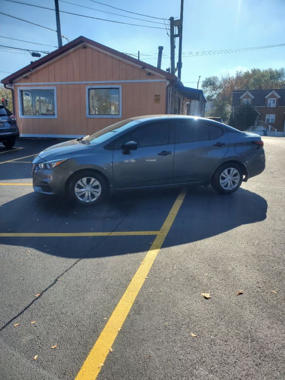 2021 Nissan Versa Image 1