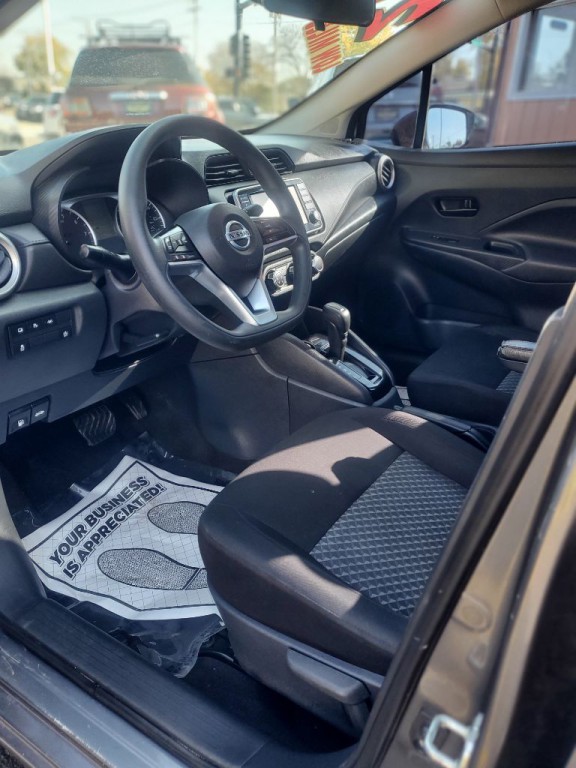2021 Nissan Versa Image 5