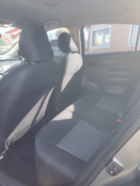 2021 Nissan Versa Image 8