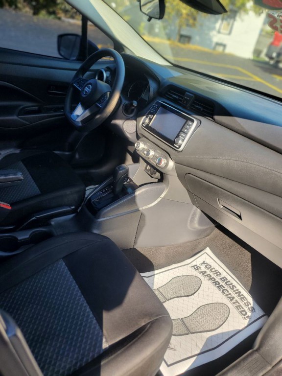 2021 Nissan Versa Image 12