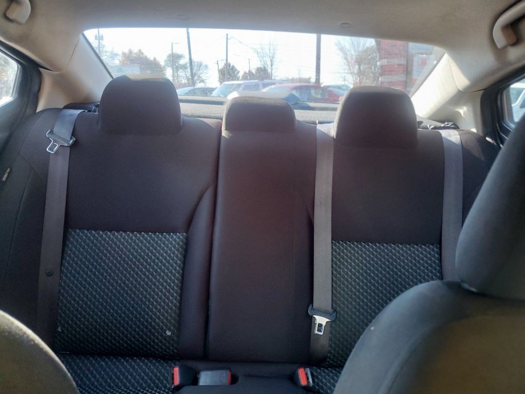 2021 Nissan Versa Image 21