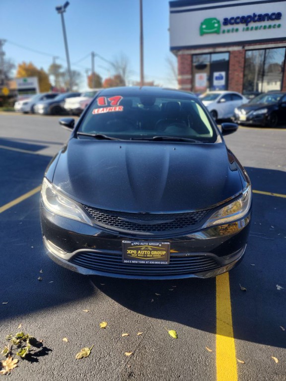 2016 Chrysler 200 Image 2