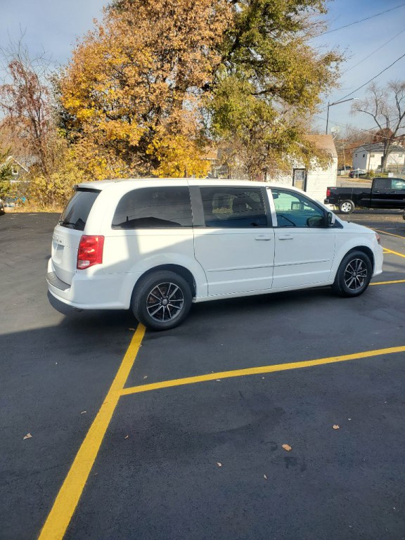2017 Dodge Grand Caravan Image 3