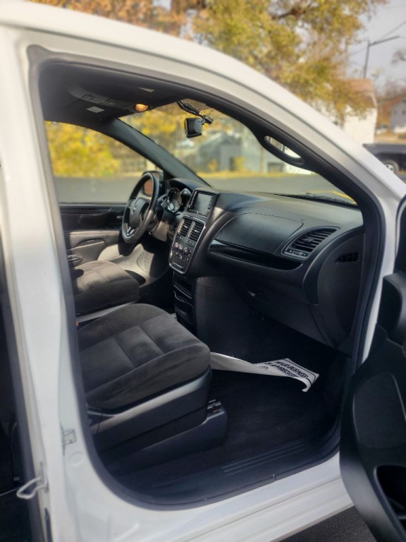 2017 Dodge Grand Caravan Image 10
