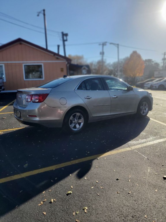 2013 Chevrolet Malibu Image 3