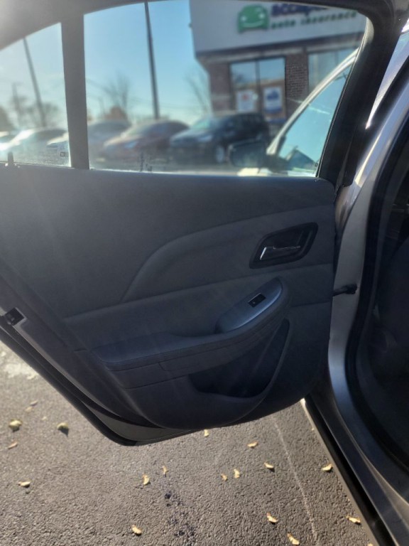 2013 Chevrolet Malibu Image 7