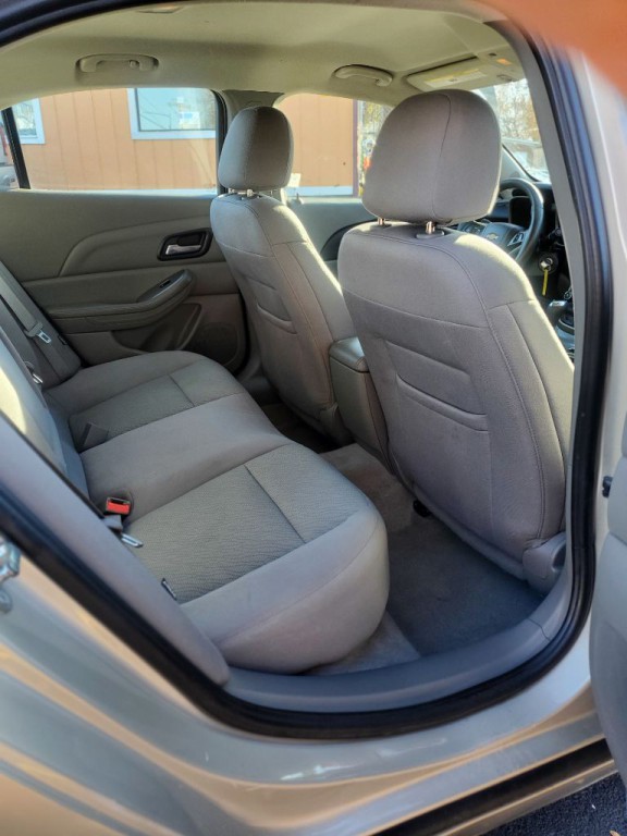 2013 Chevrolet Malibu Image 8