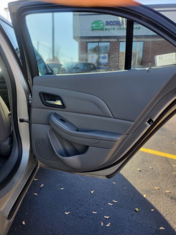 2013 Chevrolet Malibu Image 9