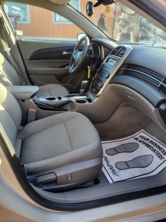 2013 Chevrolet Malibu Image 10