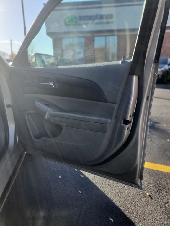 2013 Chevrolet Malibu Image 11