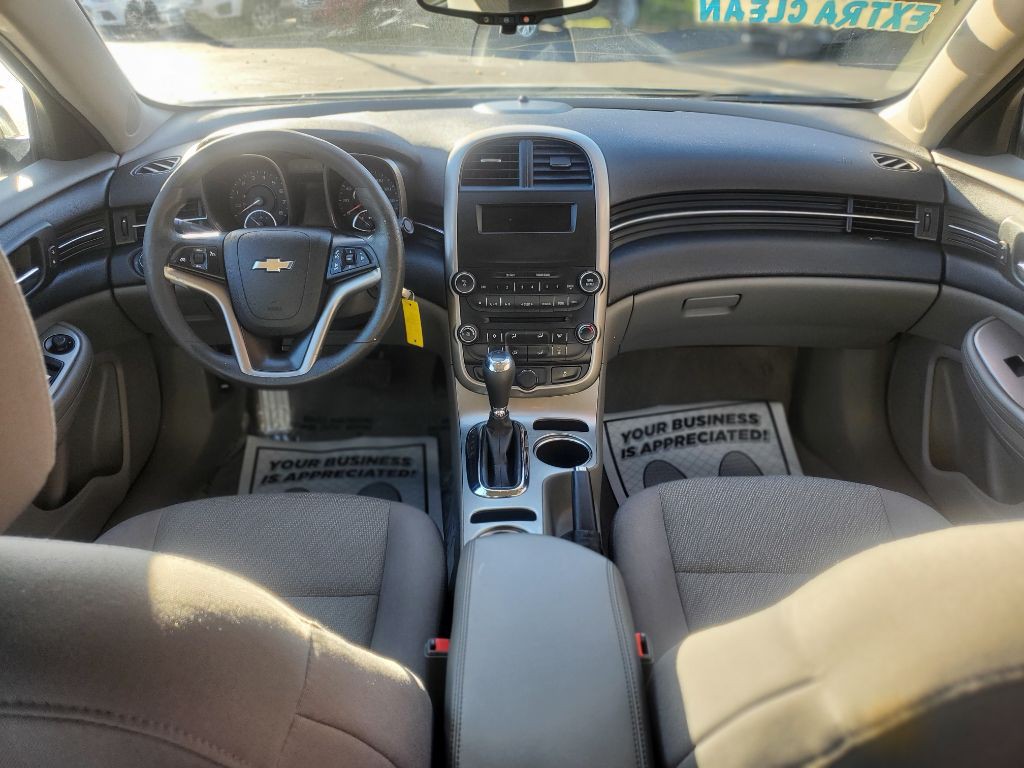 2013 Chevrolet Malibu Image 12
