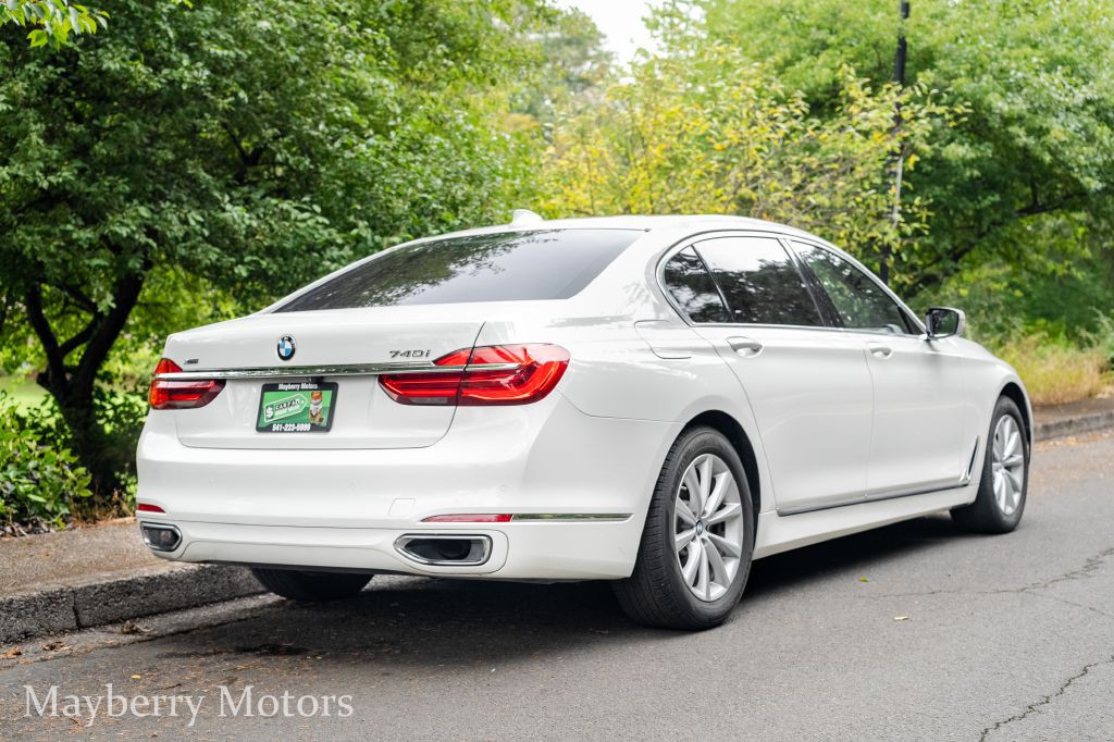 2019 BMW 7 Series Image 2
