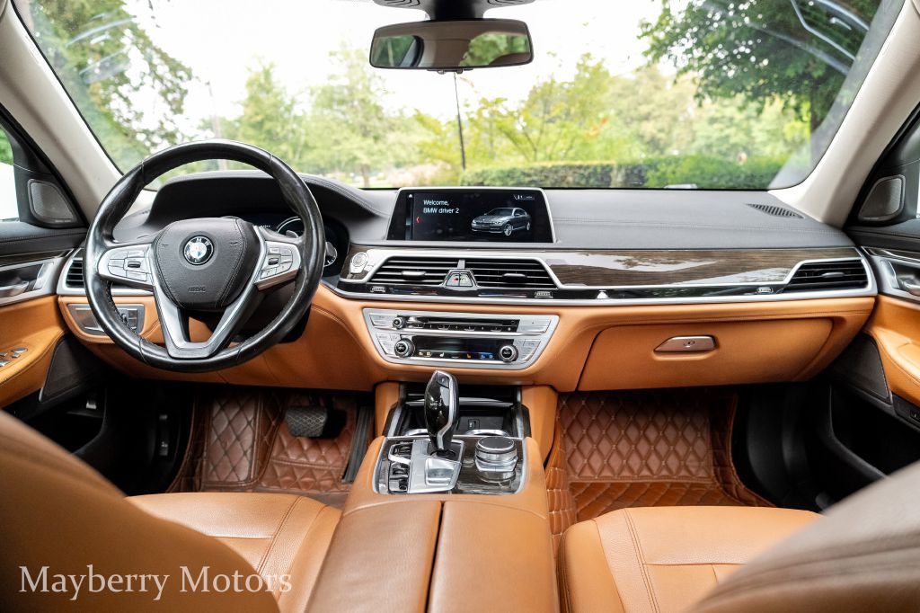 2019 BMW 7 Series Image 27
