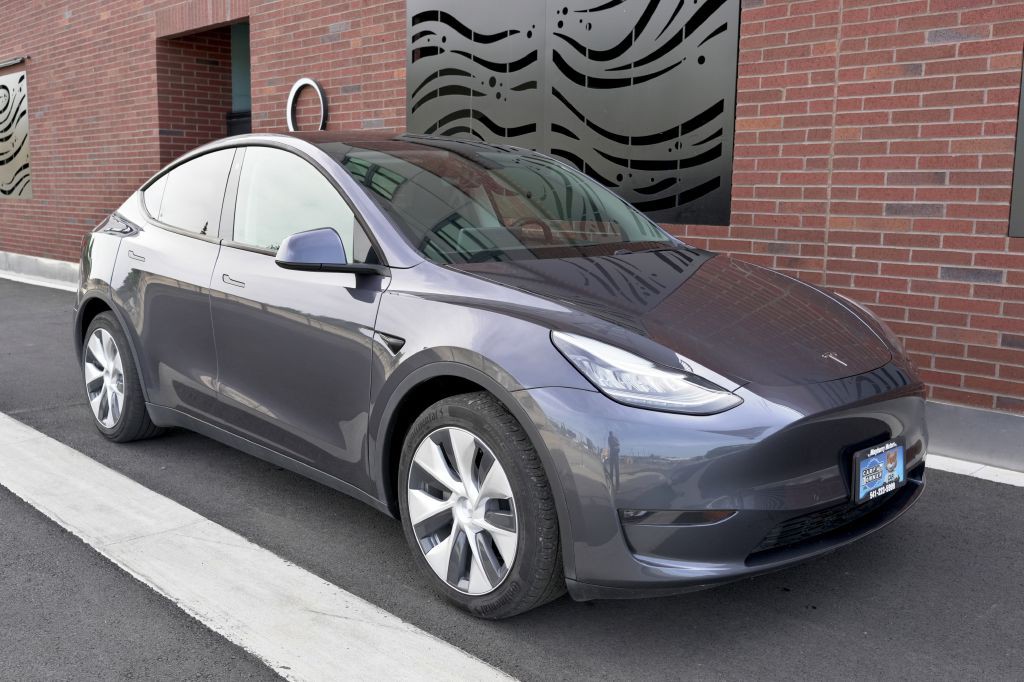 2020 Tesla Model Y Image 2