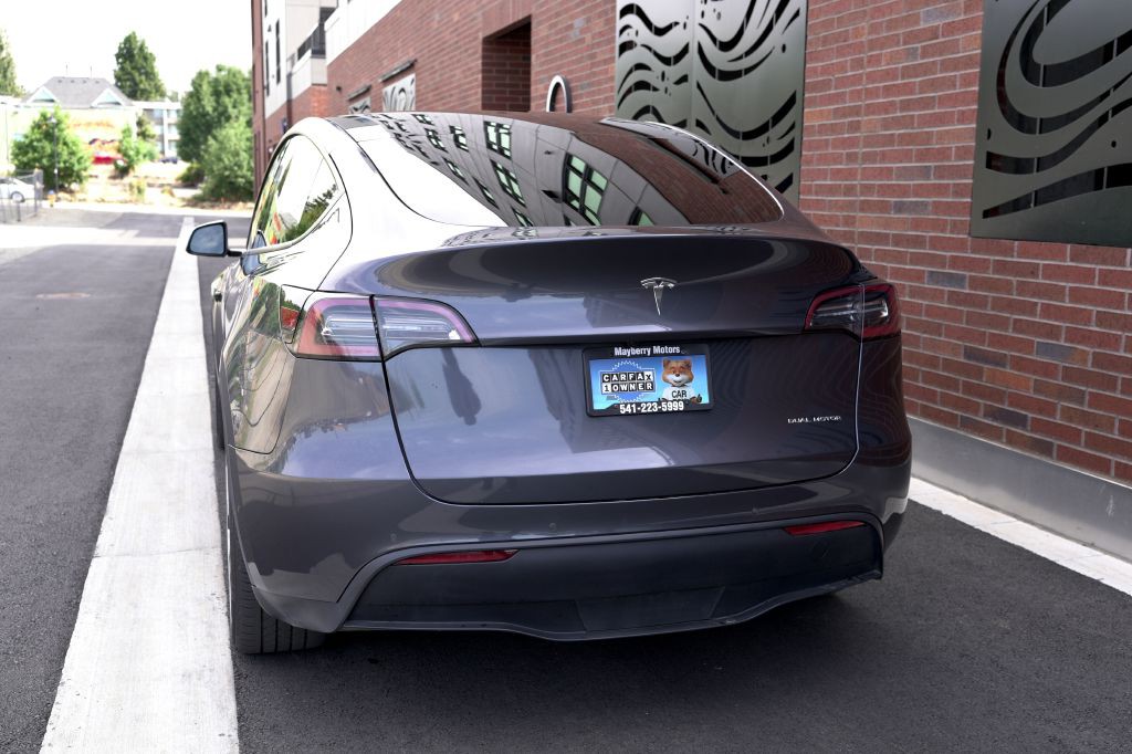 2020 Tesla Model Y Image 15