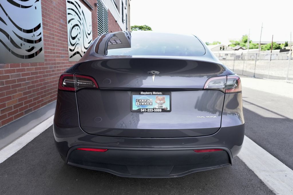 2020 Tesla Model Y Image 24
