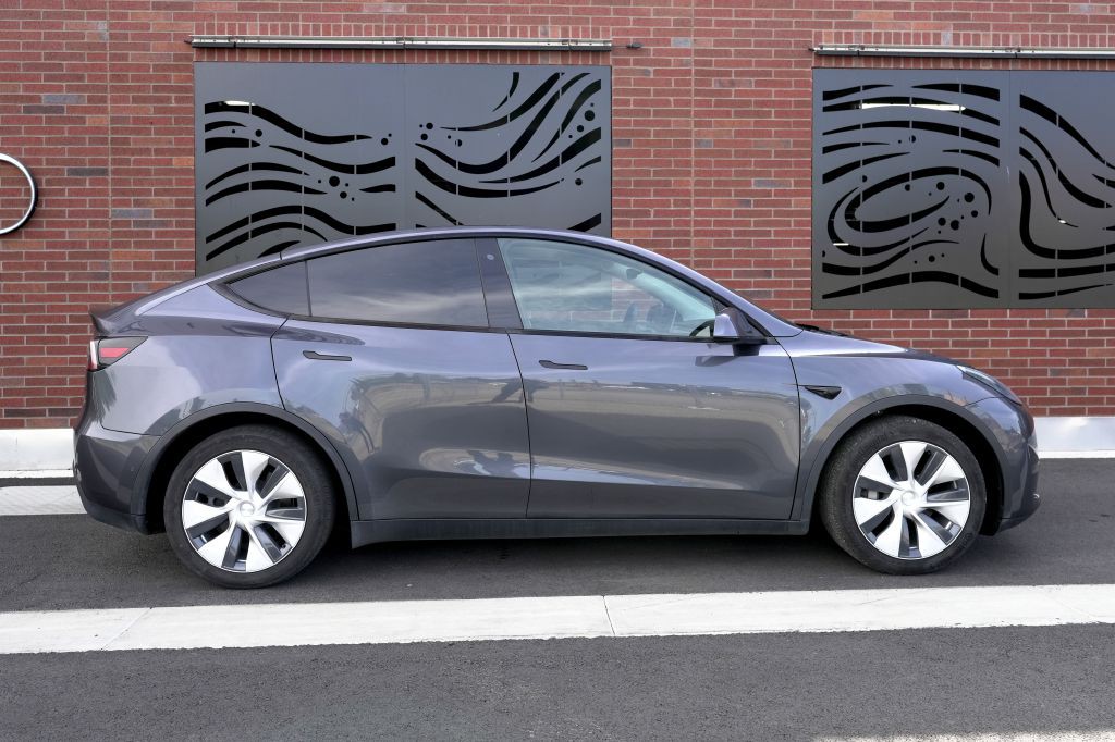 2020 Tesla Model Y Image 26