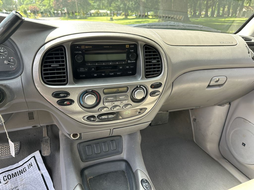 2005 Toyota Sequoia Image 12