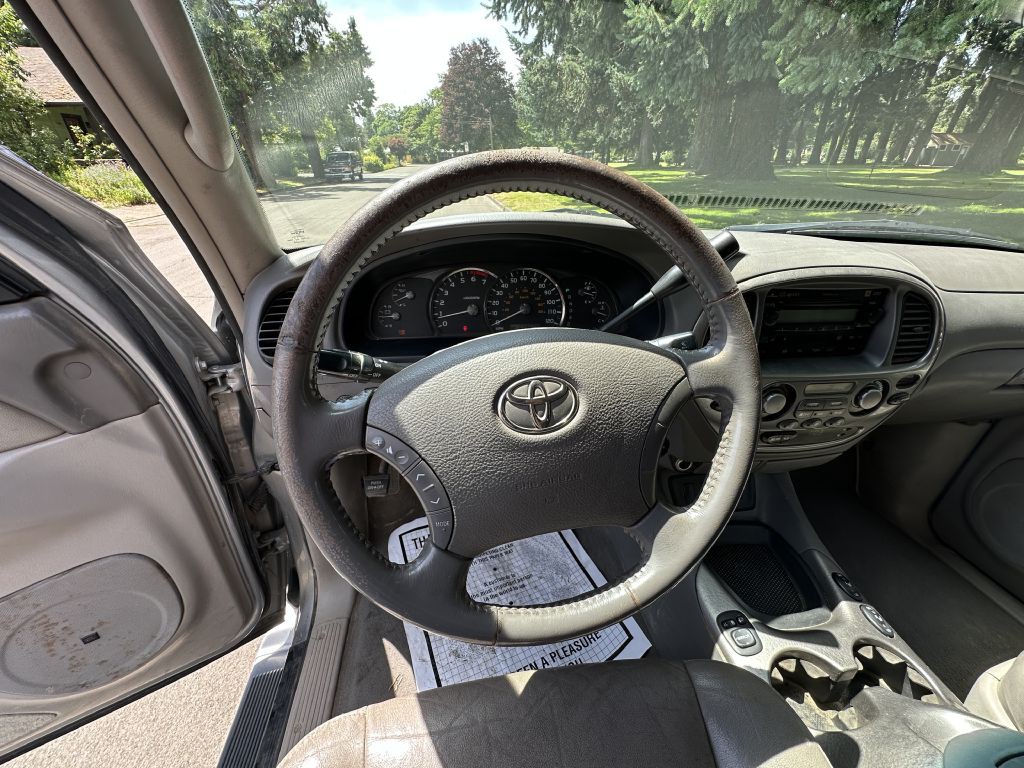 2005 Toyota Sequoia Image 13