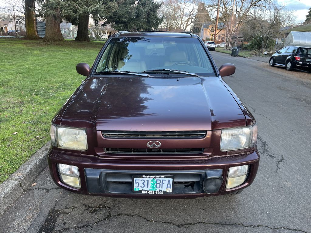 1999 INFINITI QX4 Image 2