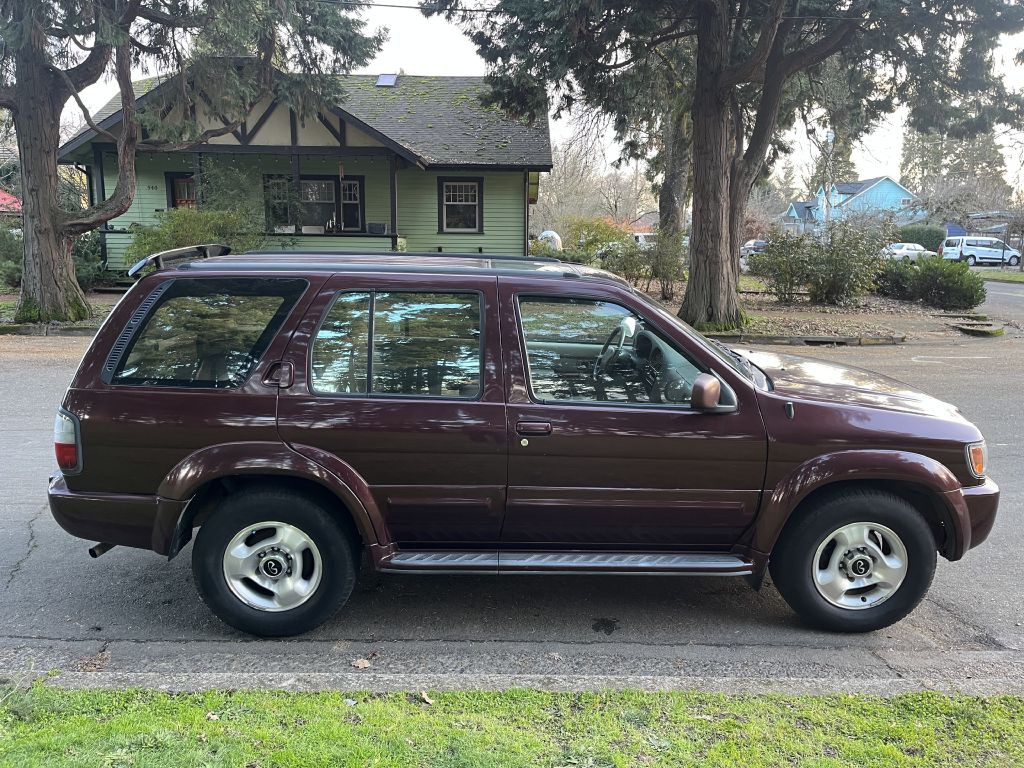 1999 INFINITI QX4 Image 4