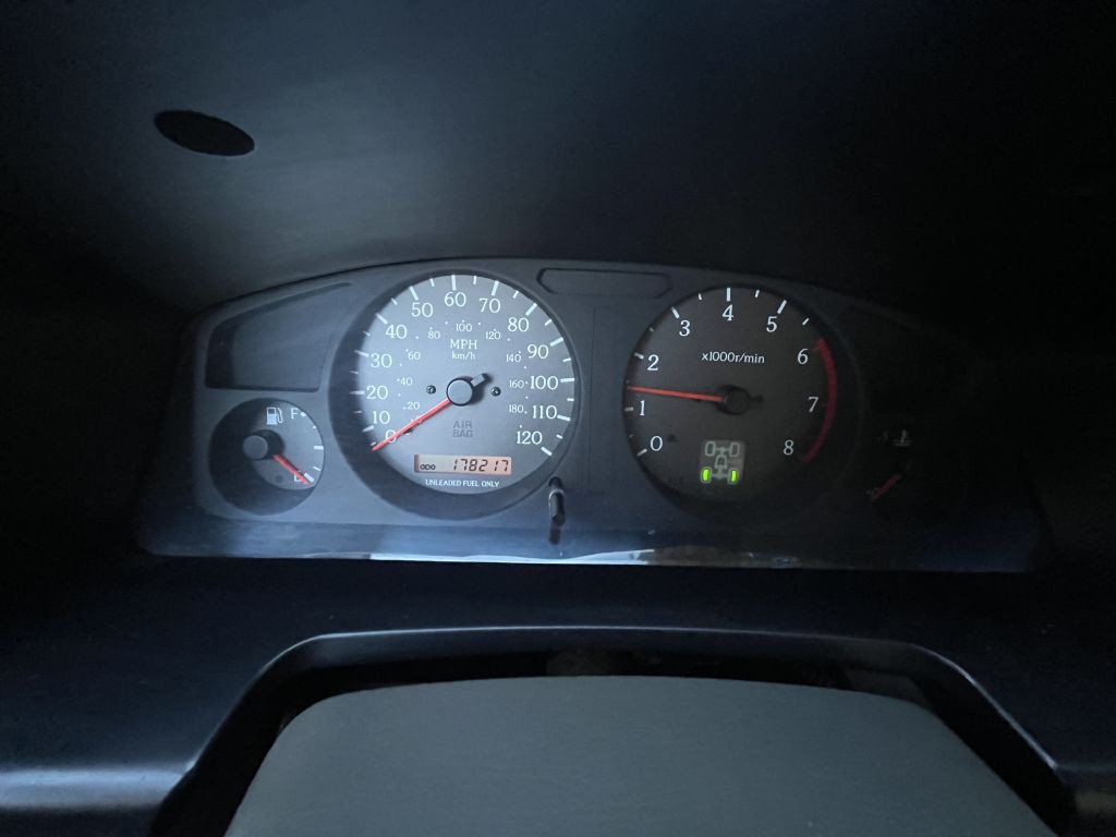 1999 INFINITI QX4 Image 11