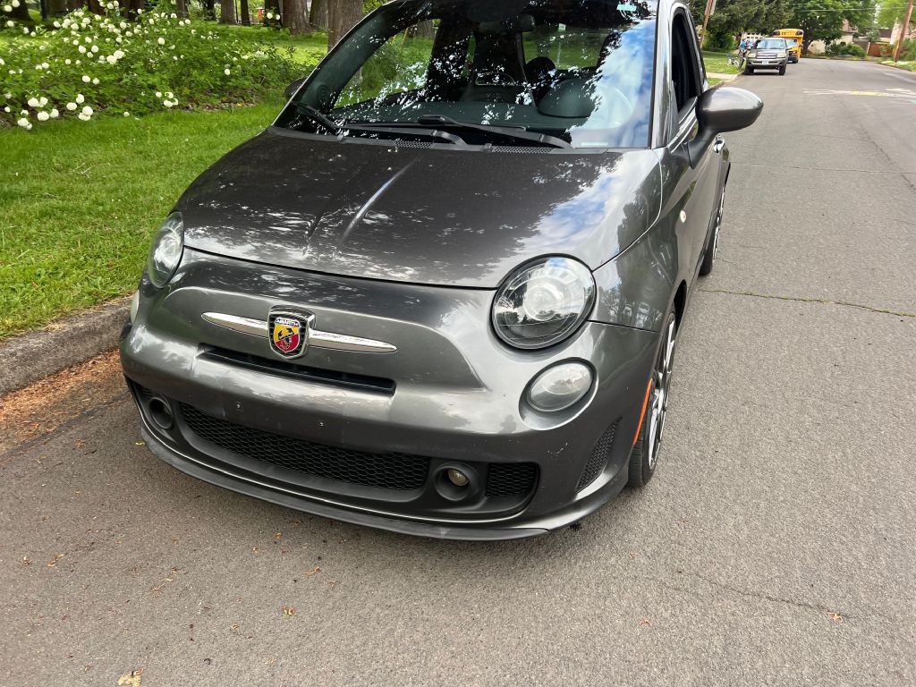 2014 FIAT 500 Image 2